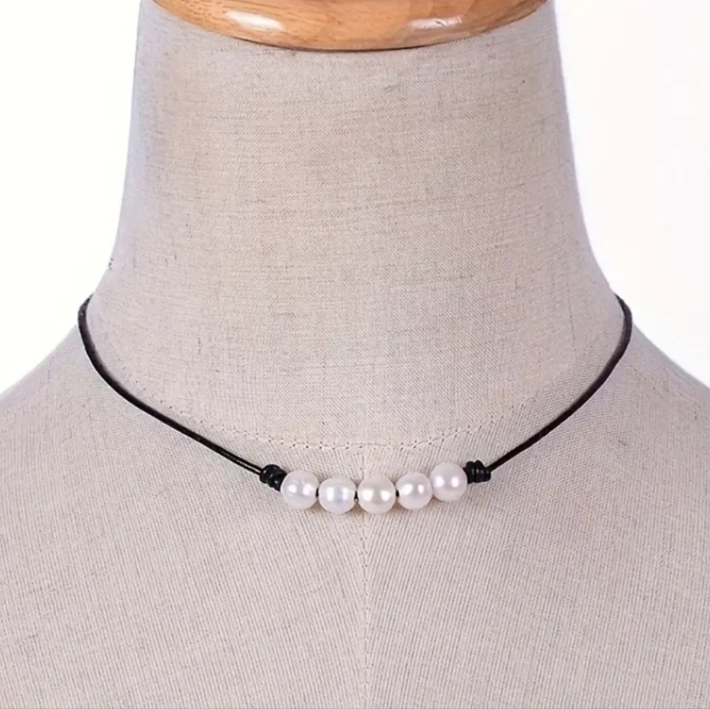 Pearl choker 🖤🤍